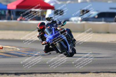 media/Dec-18-2022-SoCal Trackdays (Sun) [[8099a50955]]/Turn 2 (950am)/